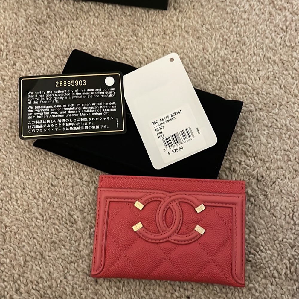 CHANEL O card holder (pink color)
